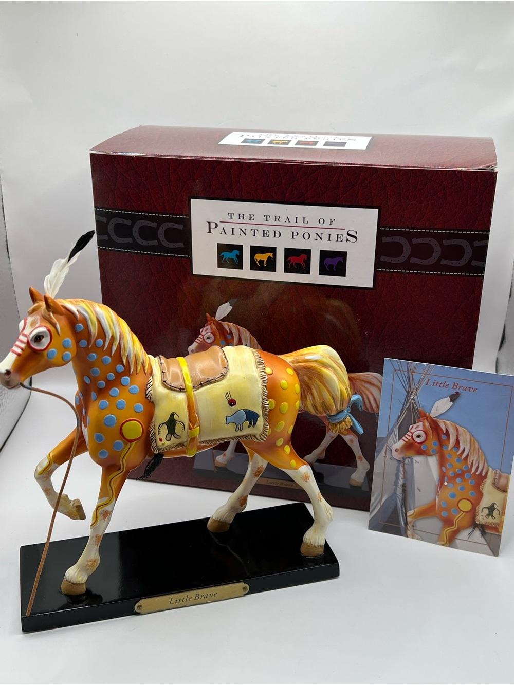 Trail of Painted Ponies Little Brave 1E/0,268 Horse Figurine